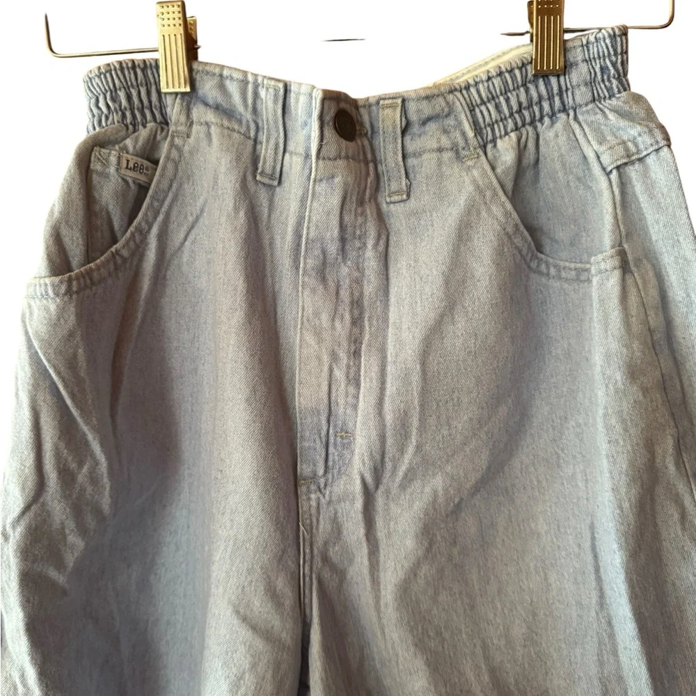Deadstock 1990s Lee 100% Cotton High-Waist Side Elastic Light Wash‎ Denim Shorts